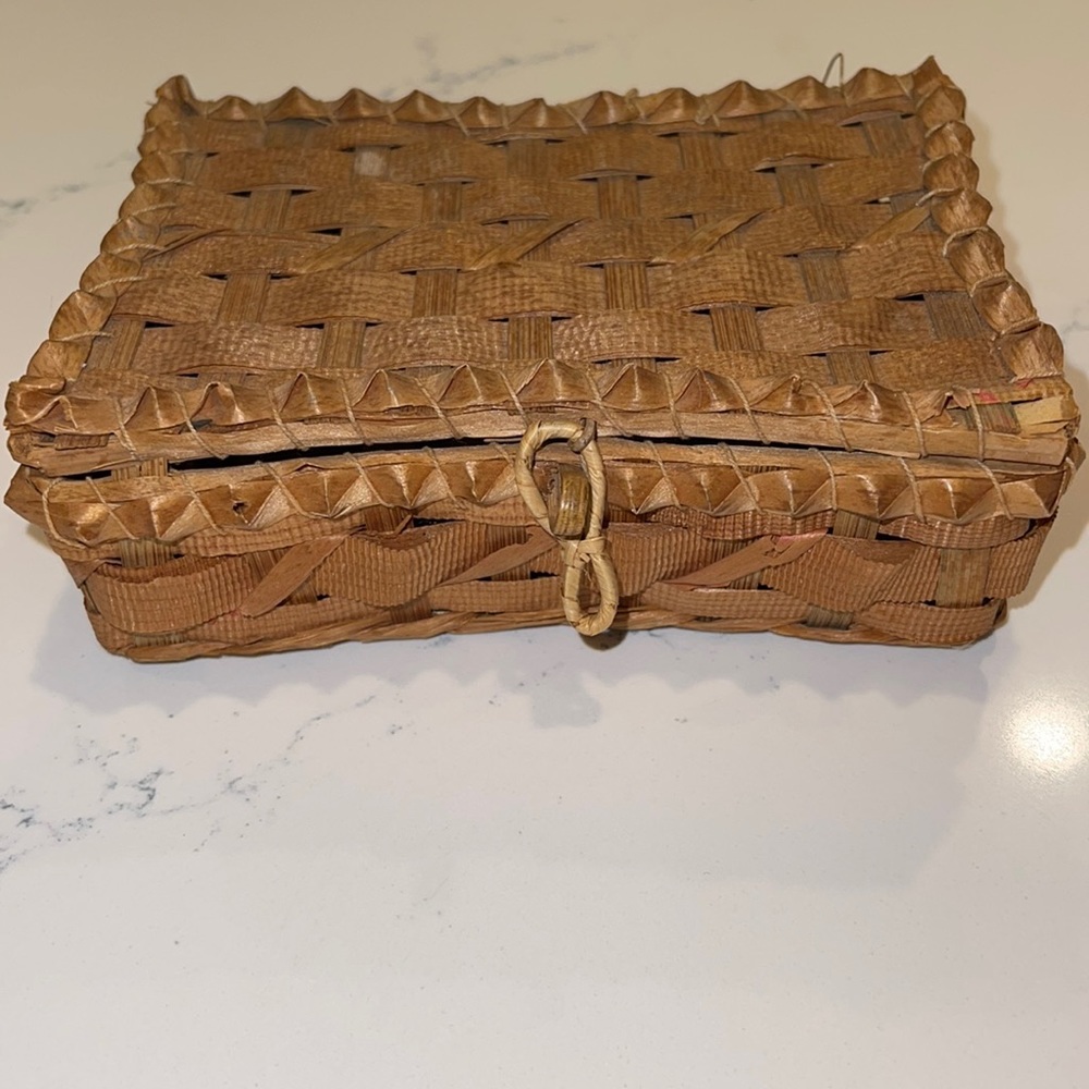 Antique Native American Basket excellent condition - handwoven. Dated 1906